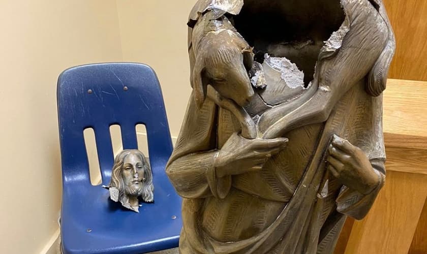 Uma estátua de Jesus foi encontrada decapitada na Igreja Católica Bom Pastor, no sudoeste de Miami-Dade. (Foto: Arquidiocese de Miami)
