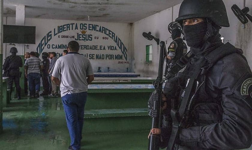 Local de culto no complexo Penitenciário Anísio Jobim, em Manaus. (Foto: Marlene Bergamo/FolhaPress)
