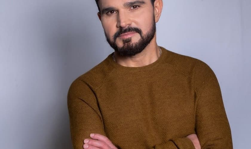 Luciano Camargo lança o álbum “A Ti Entrego” em projeto solo. (Foto: Reprodução/Luciano Camargo)