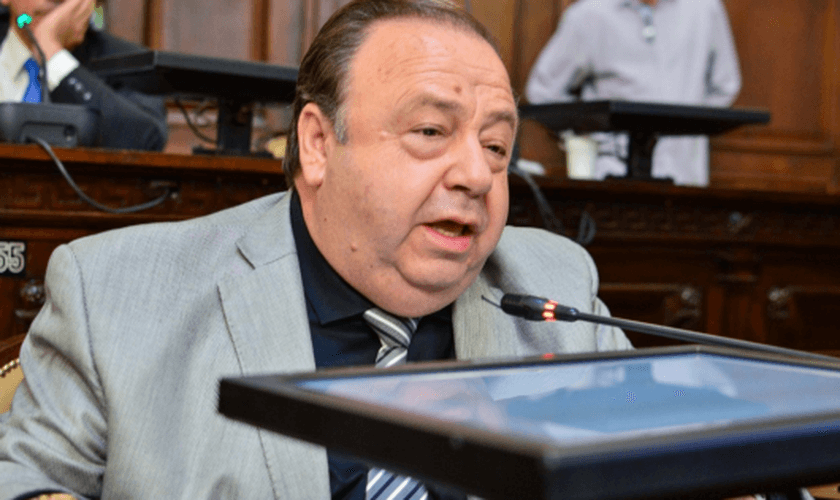 O senador Héctor Bonarrico, da província argentina de Mendoza, apresentou o projeto. (Foto: Reprodução / Mendoza Post)