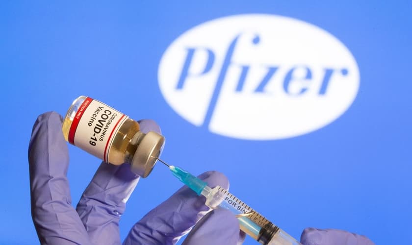 Vacina da Pfizer reduziu em 75% as infecções pelo coronavírus menos de 1 mês após primeira dose, aponta estudo preliminar. (Foto: REUTERS/Dado Ruvic/Direitos Reservados)