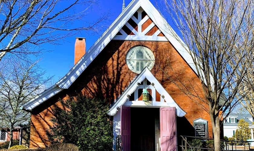 A Igreja Episcopal de St. Andrew abrigou 50 imigrantes, na Ilha de Martha's Vineyard. (Foto: Facebook/St. Andrew's Episcopal Church).