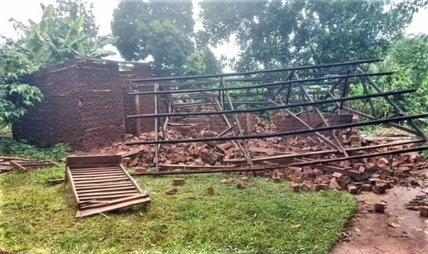 Aldeões muçulmanos destruíram a casa de Musa Wabwire no distrito de Kaliro, Uganda. (Foto: Reprodução/Morning Star News)
