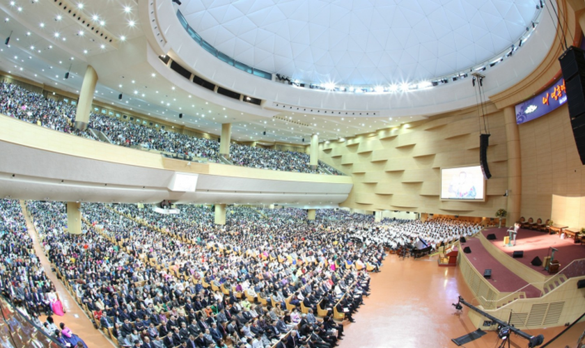Um culto de domingo na Sungrak Seoul Church, na Coreia do Sul. (Foto: Sung Hyun Kim/Sungrak Seoul Church).