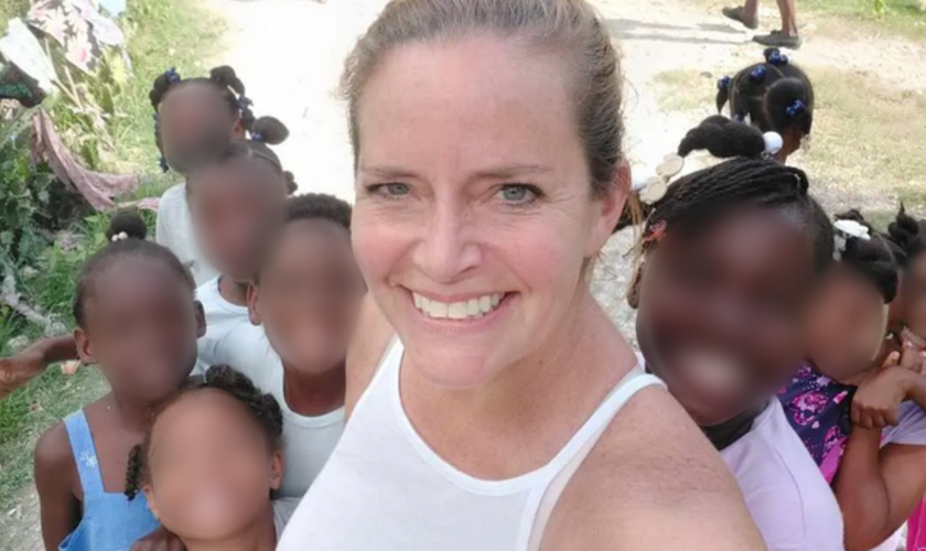 A missionária norte-americana Jill Dolan, que dirige um orfanato no Haiti. (Foto: Arquivo pessoal)