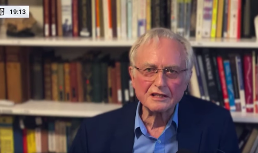 Richard Dawkins em entrevista à apresentadora da LBC, Rachel Johnson. (Captura de tela/YouTube/LBC)