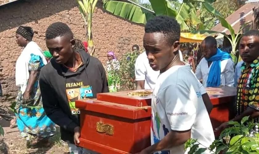 Funeral em país africano. (Foto representativa: Portas Abertas)