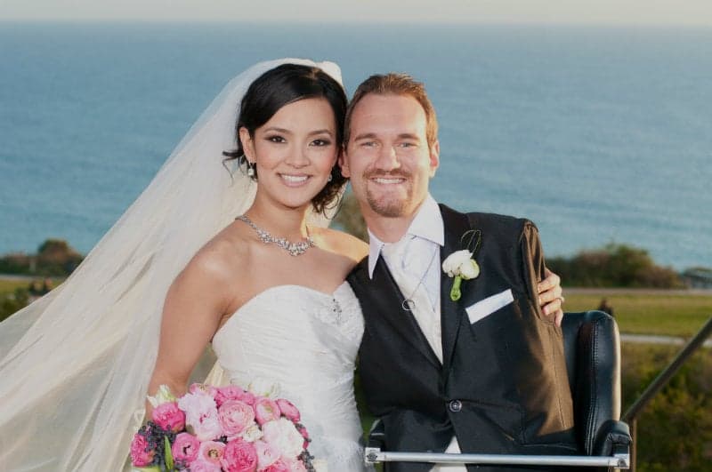 Nick Vujicic fala sobre amor verdadeiro: "Minha esposa não me vê como o 'Nick Sem Membros"