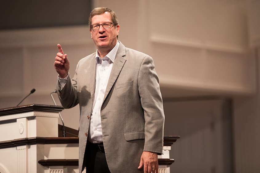 O autor Lee Strobel teve sua história contada no filme Em Defesa de Cristo. (Foto: Universidade Batista de Dallas)