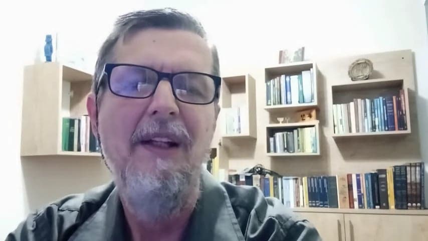 Rabino Mário Moreno testemunha cura de epilepsia. (Captura de tela/YouTube/Ministério Profético Shema Israel)