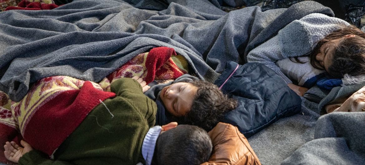 Relatório ressalta a angústia persistente de dezenas de milhares de famílias que ainda procuram parentes desaparecidos. (Foto: UNHCR/Hameed Maarouf)