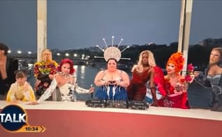 Drag Queens fazem paródia da Última Ceia na cerimônia de abertura das Olimpíadas. (Captura de tela/YouTube/TalkTV)