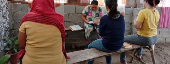 Mulheres estudando a Bíblia. (Foto: Reprodução/IMB)