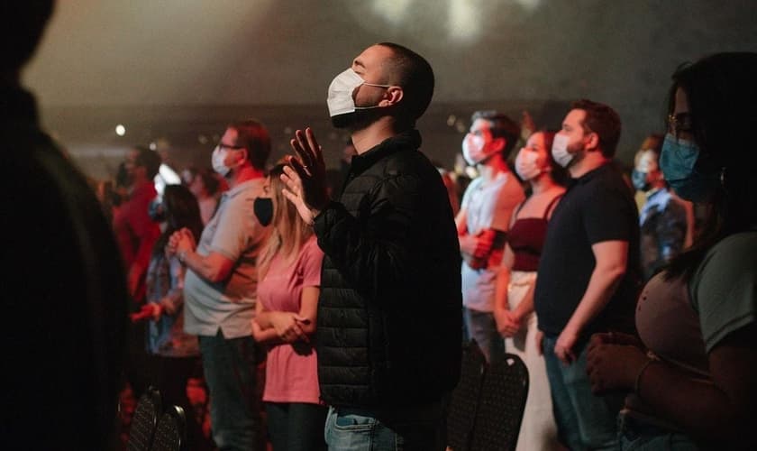 São Paulo anunciou o fim do uso obrigatório de máscaras em ambientes fechados. (Foto: Instagram/Hillsong Church São Paulo).