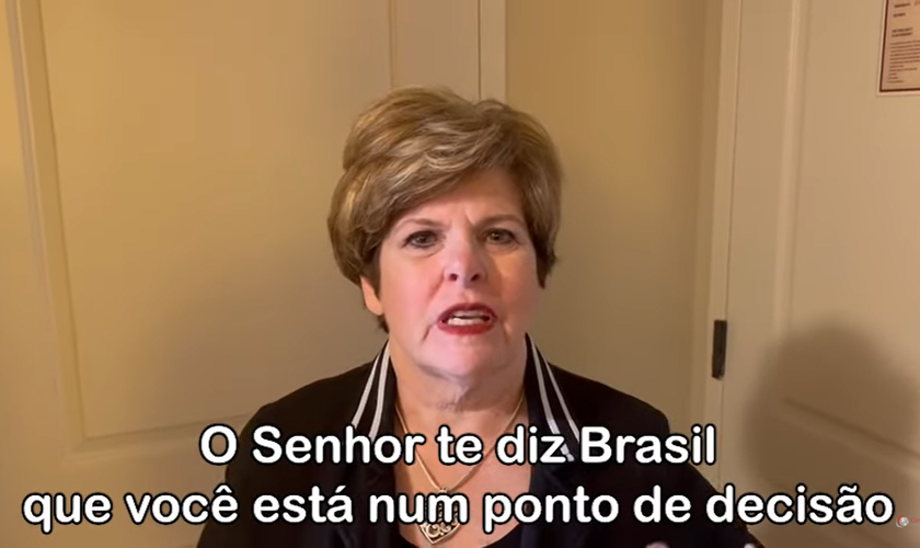 Jacobs, conhecida por seu ministério profético, alertou a Igreja brasileira para o tempo que se aproxima. (Foto: YouTube/Ministério Clamor pelas Nações).