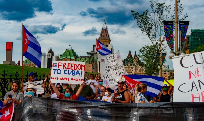 Protestos em Cuba. (Foto: Flickr/Lezumbalaberenjena)