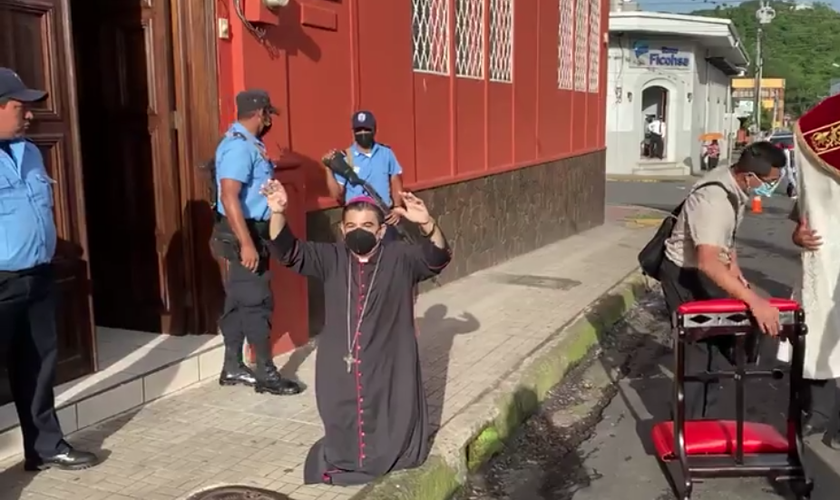O bispo Rolando Alvarez está mantido em prisão domiciliar. (Foto: Diócesis de Matagalpa)