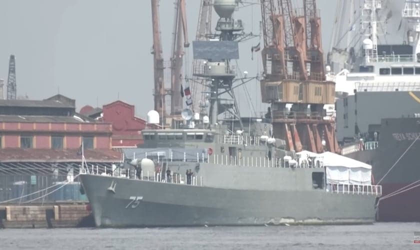 Navio de guerra do Irã atracado no Rio de Janeiro. (Foto: Captura de tela/YouTube The Watchman with Erick Stakelbeck)