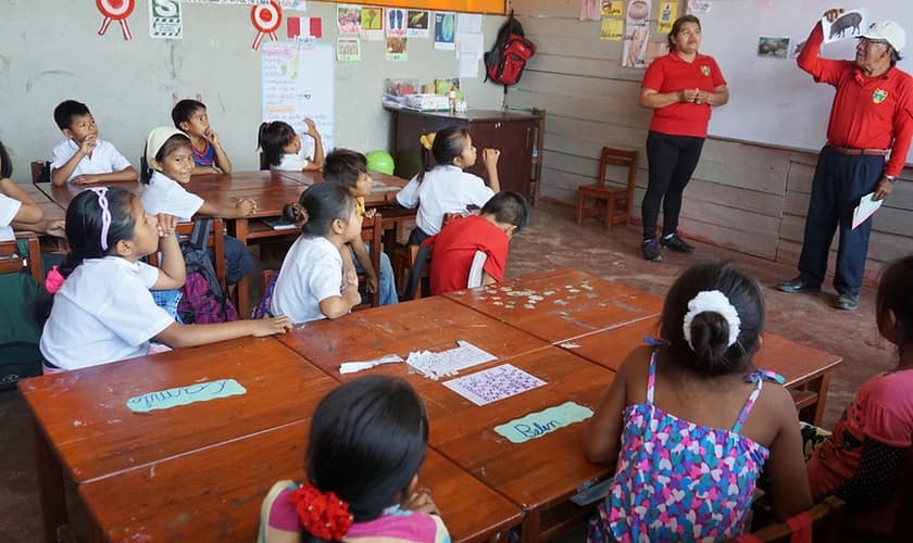Crianças da educação básica na escola. (Foto: Reprodução/Flickr/Gutierrez/CIFOR)