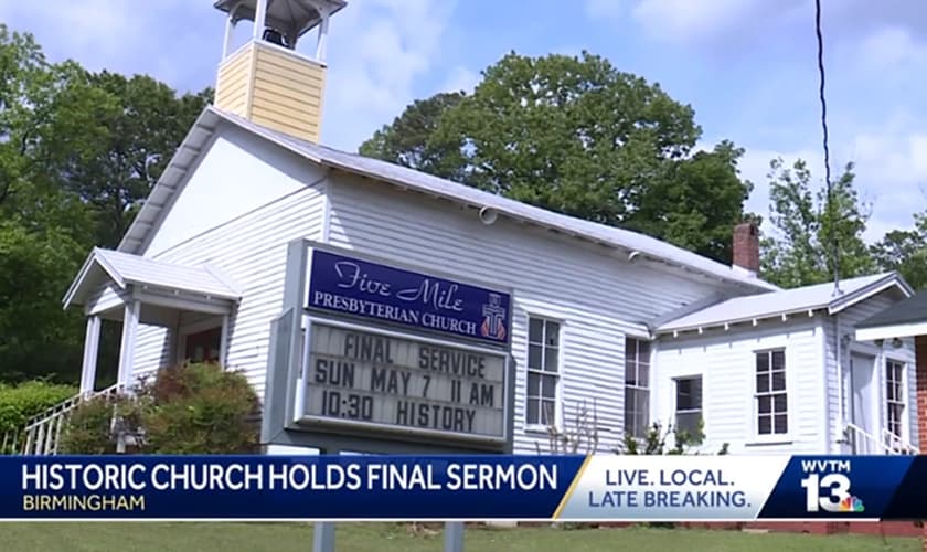 A Igreja Presbiteriana Five Mile fechou suas portas no domingo (7). (Foto: Reprodução/NBC News WVTM).
