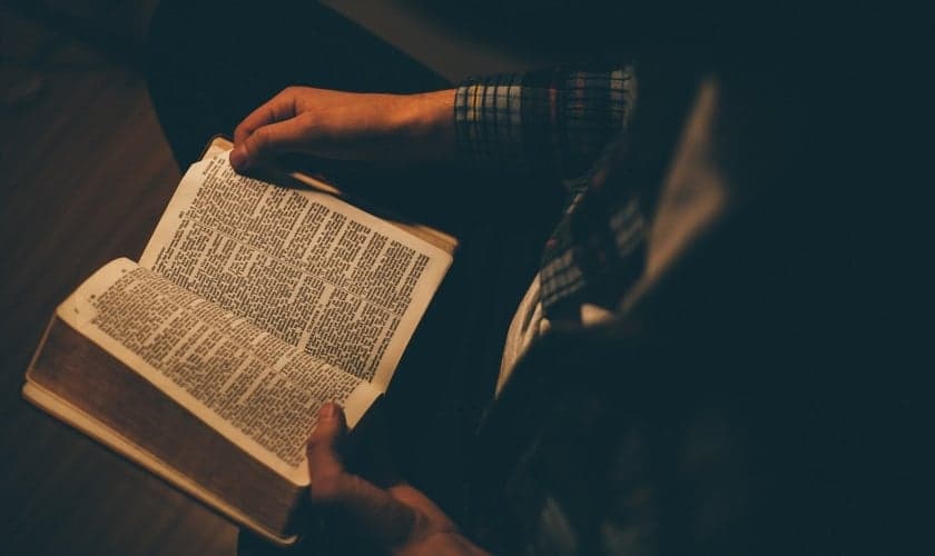 O estudo abordou a população alemã sobre a leitura da Bíblia. (Foto: Reprodução/Unsplash/Priscilla Du Preez)