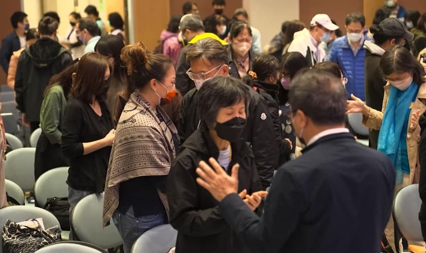 Grupos de oração crescem em Taiwan diante das ameaças da China. (Foto: Reprodução/CBN News)