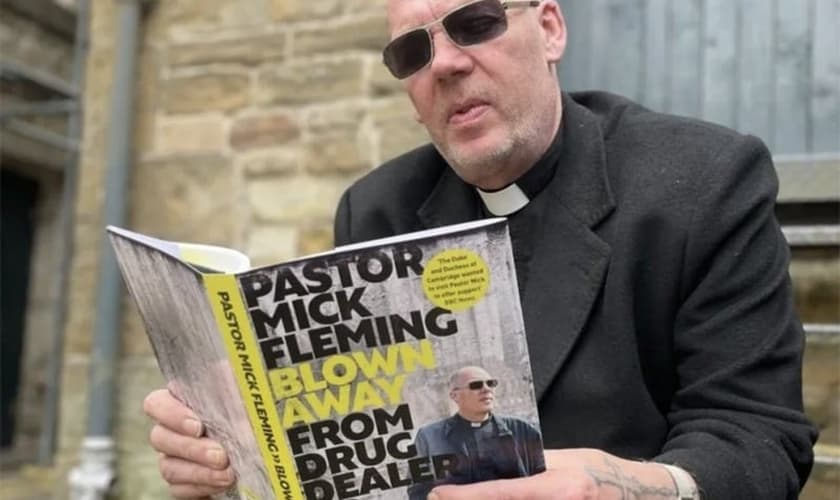 O pastor Mick Fleming escreveu um livro contando sua história. (Foto: Reprodução/God Reports)