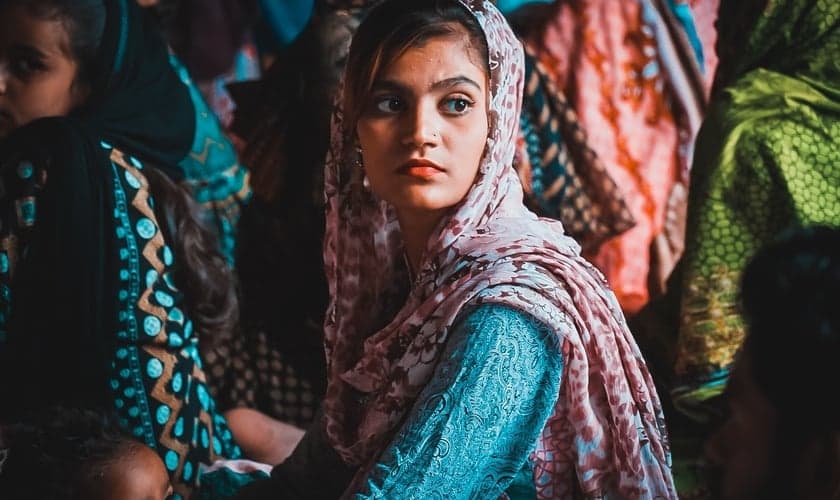 Mulher no Paquistão. (Foto: Imagem ilustrativa/Unsplash/R.D. Smith).