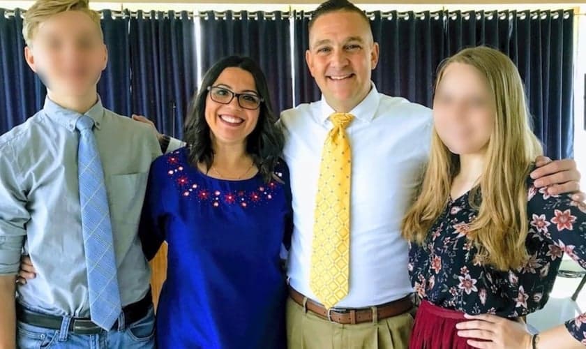 Jeremiah Wacker e sua família. (Foto: Reprodução/YouTube/The Potter's House Christian Center Ogden, Utah)