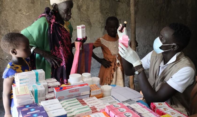 Atendimento médico no Sudão. (Foto: Reprodução/Samaritan’s Purse)