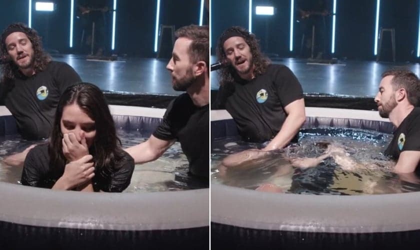 Batismo de Yasmeen. (Foto: Reprodução/YouTube/Red Rocks Austin)