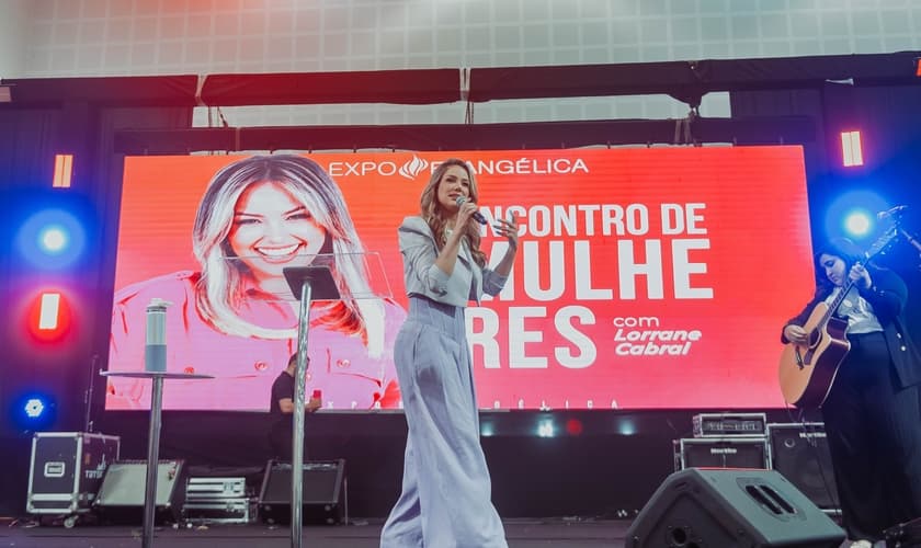 Lorrane Cabral ministrou no Encontro de Mulheres na Expoevangélica 2024. (Foto: Expoevangélica/@diggamais).