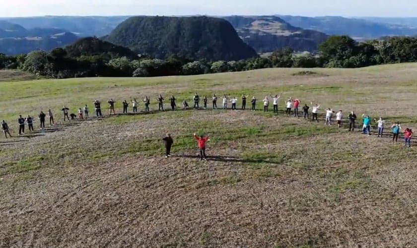 Monte de oração em Faxinal do Soturno (RS). (Foto: Ministério Engel)