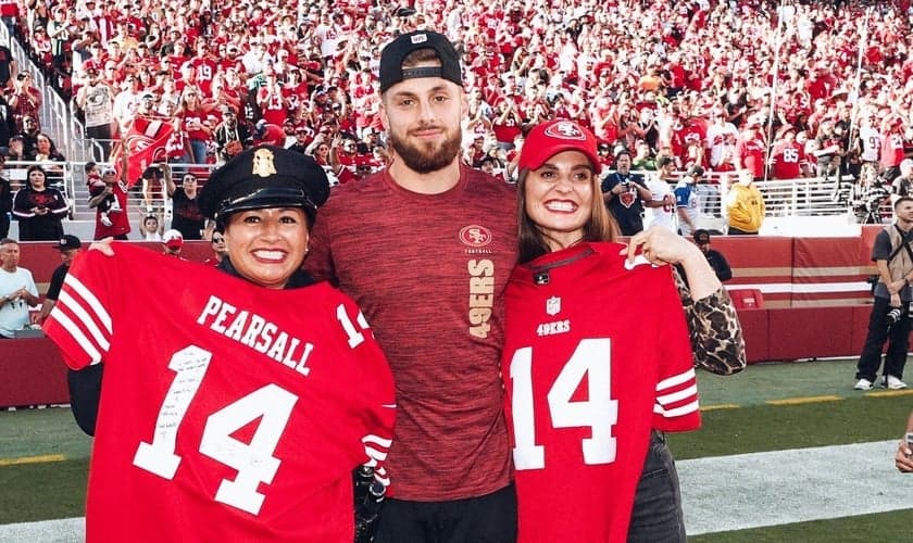 Jogado do San Francisco 49ers, Ricky Pearsall volta ao campo após ser baleado em assalto. (Foto: San Francisco 49ers/Facebook)