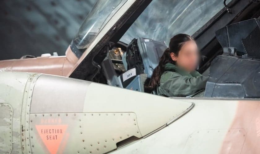 Mulher militar da IDF. (Foto: Instagram/IDF)