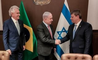 O primeiro-ministro de Israel, Benjamin Netanyahu, recebe Tarcísio de Freitas e Ronaldo Caiado. (Foto: Instagram/Tarcísio de Freitas)