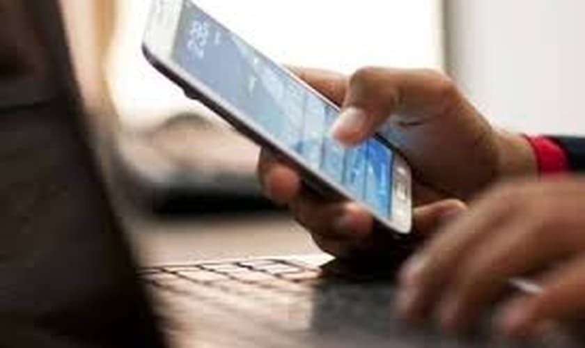 Uso de smartphone pode prejudicar a vista