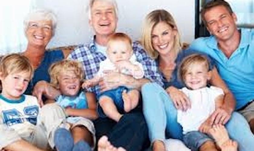 família