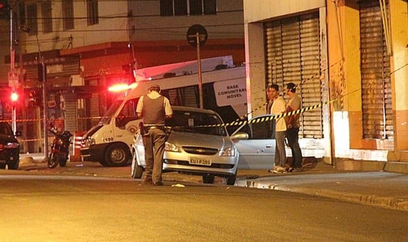 PM isola área onde ocorreu assalto que terminou na morte de suspeito e de policial de folga em Itaquera, Zona Leste de São Paulo