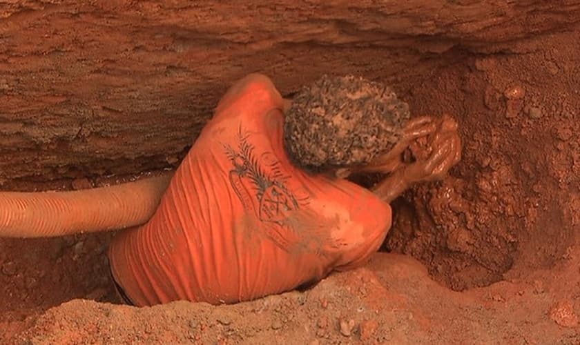 Trabalhador ficou preso em obra