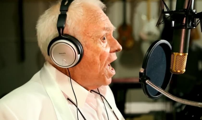 O narrador Silvio Luiz é a nova voz do Waze