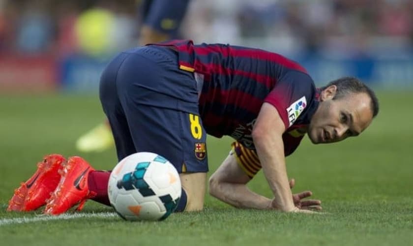 Iniesta não foi bem na partida contra o Atlético de Madri