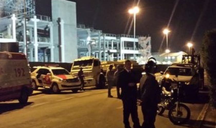 Movimentação próximo ao canteiro de obras da ampliação