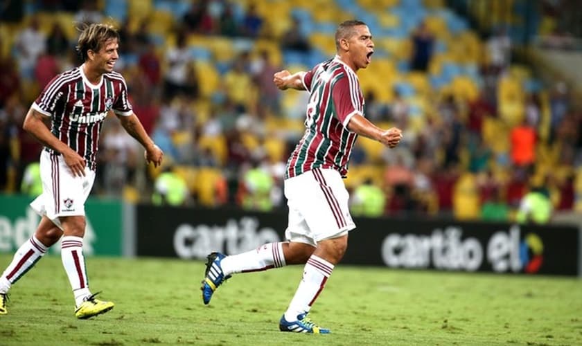 Walter comemora o primeiro gol do Fluminense contra o São Paulo