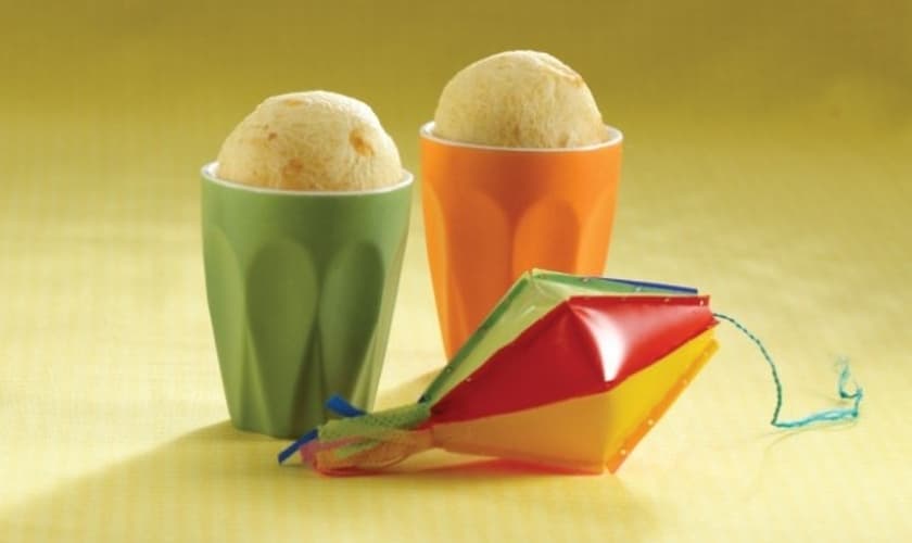 Pão de queijo na caneca