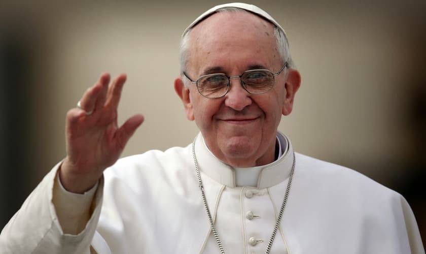 "Os comunistas têm roubado a nossa bandeira", diz papa Francisco