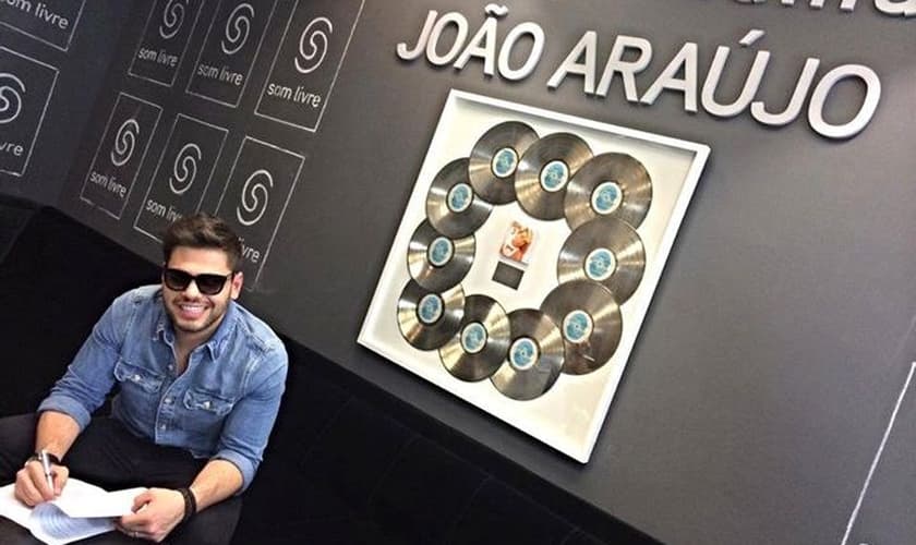 Gui Rebustini assina contra com a Som Livre e anuncia lançamento de CD