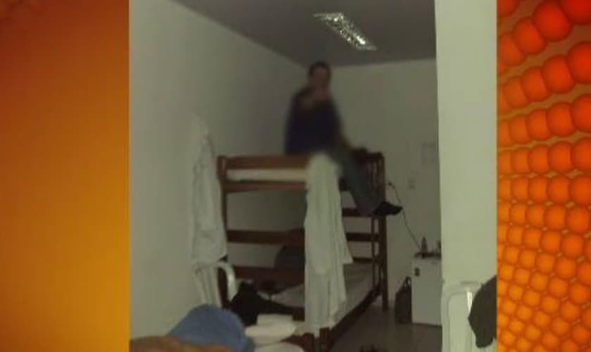 Médico foi flagrado descansando durante expediente em Caraguatatuba