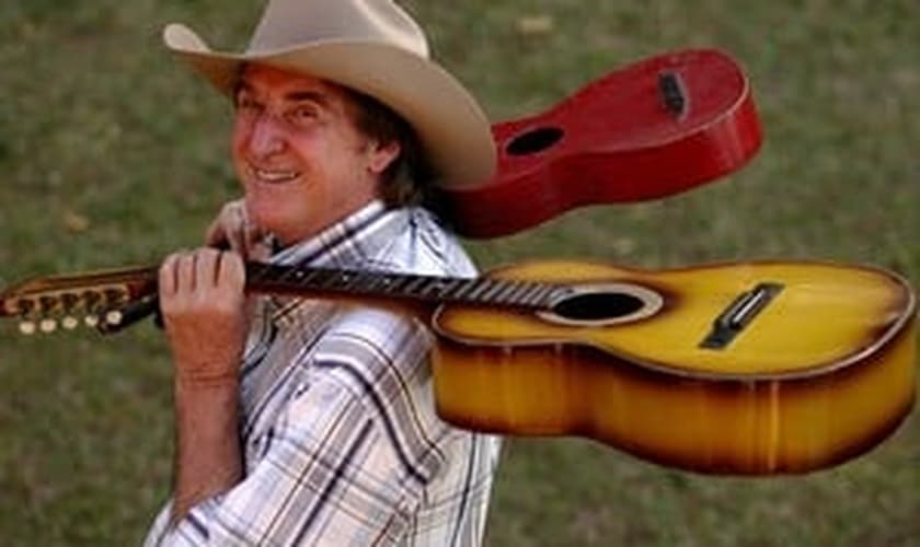 O cantor Sérgio Reis em julho de 2006. Quadro do cantor não é grave, mas inspira cuidados devido à idade do músico, diz empresário