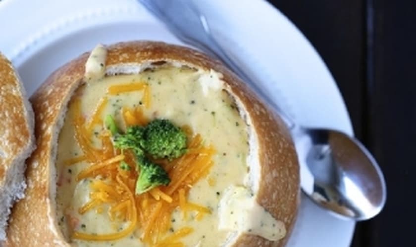 sopa de brócolis e queijo